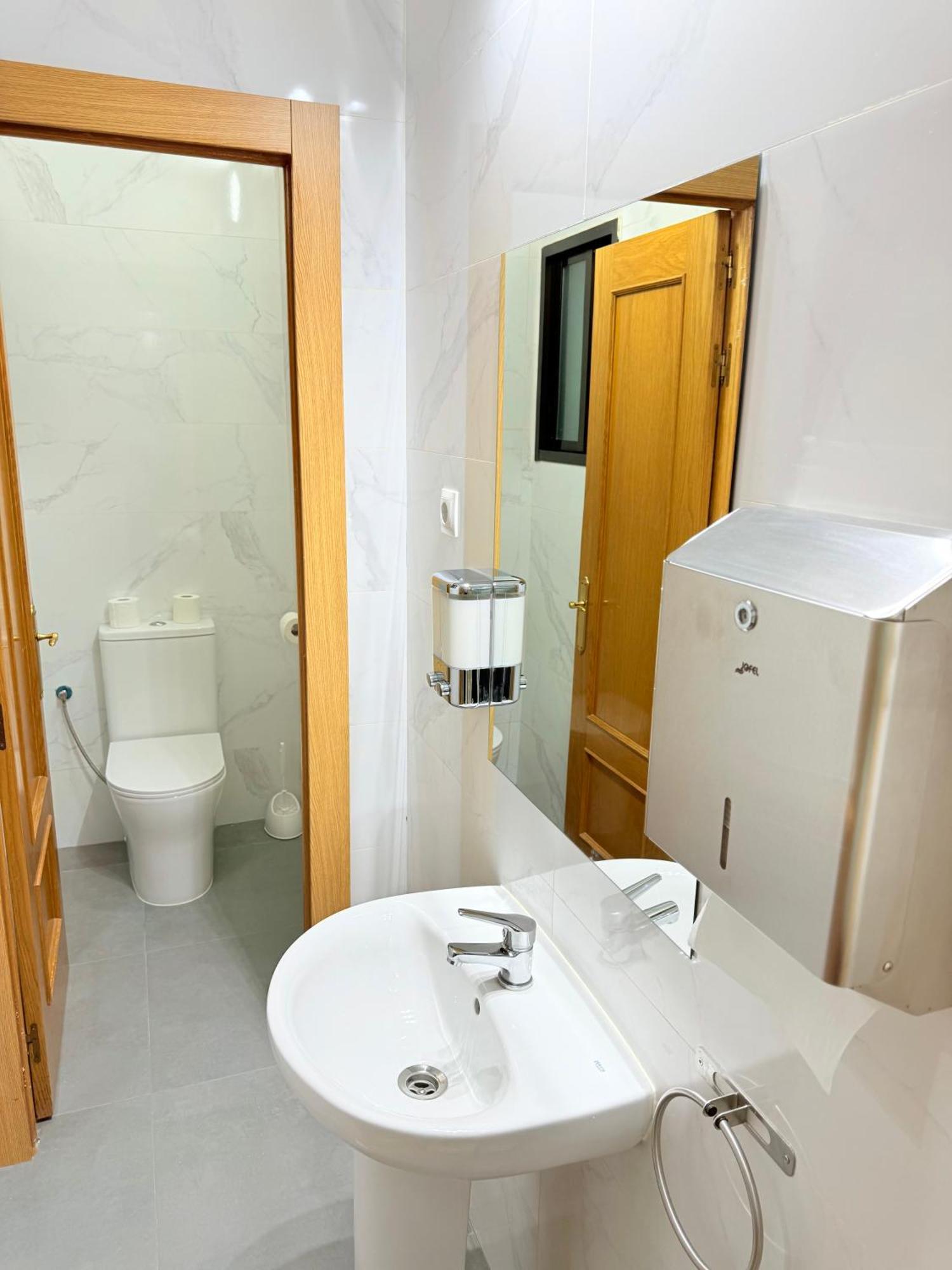 Hostal Quinta Santillan San Fernando De Henares Luaran gambar