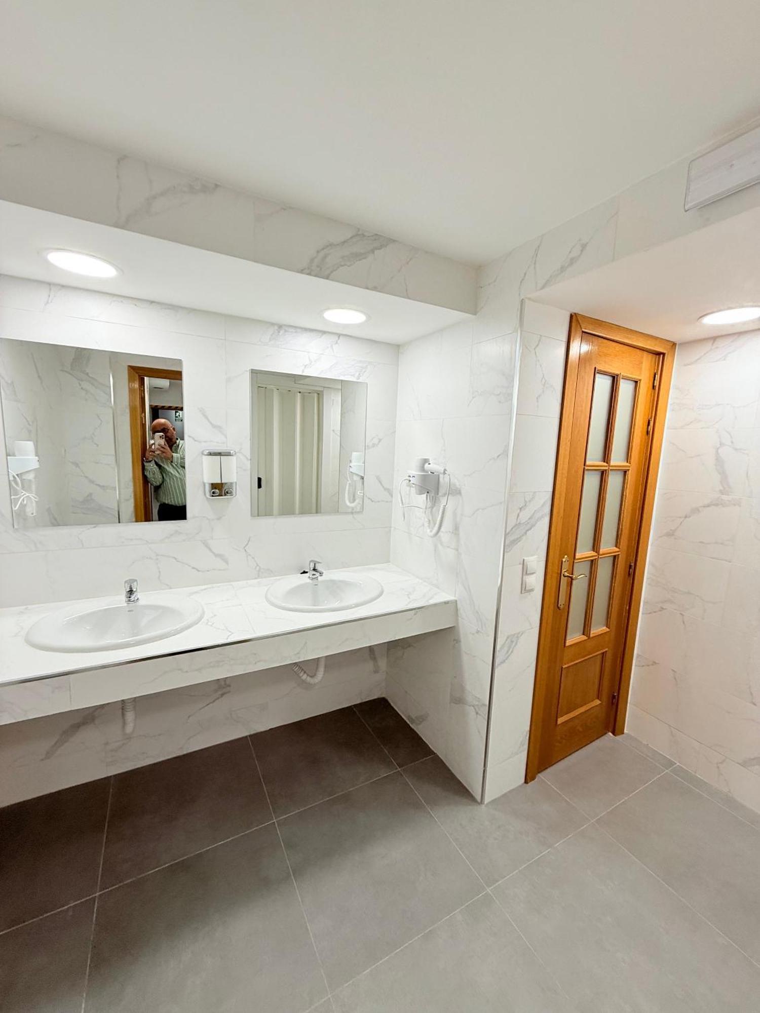 Hostal Quinta Santillan San Fernando De Henares Luaran gambar