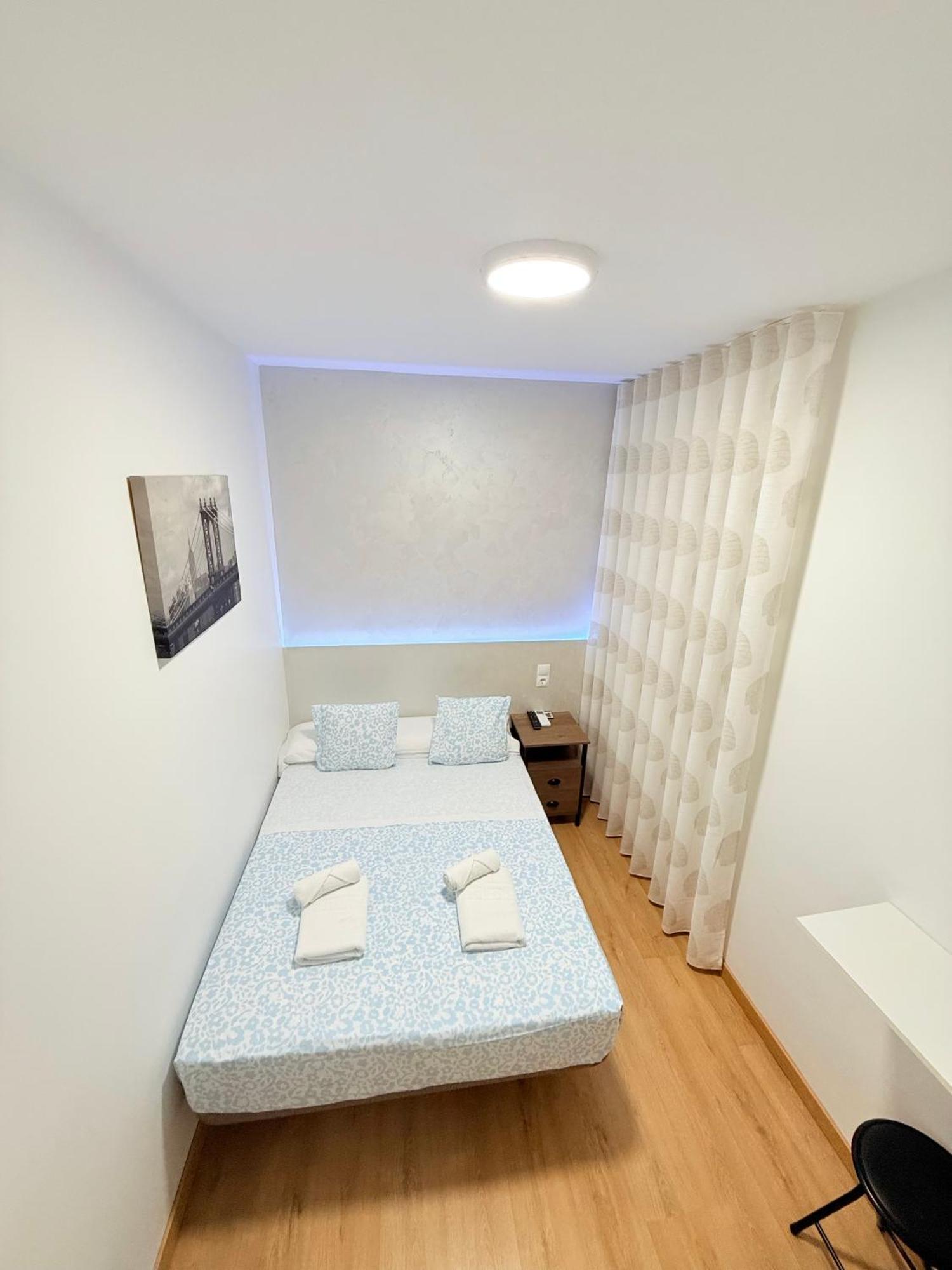 Hostal Quinta Santillan San Fernando De Henares Luaran gambar