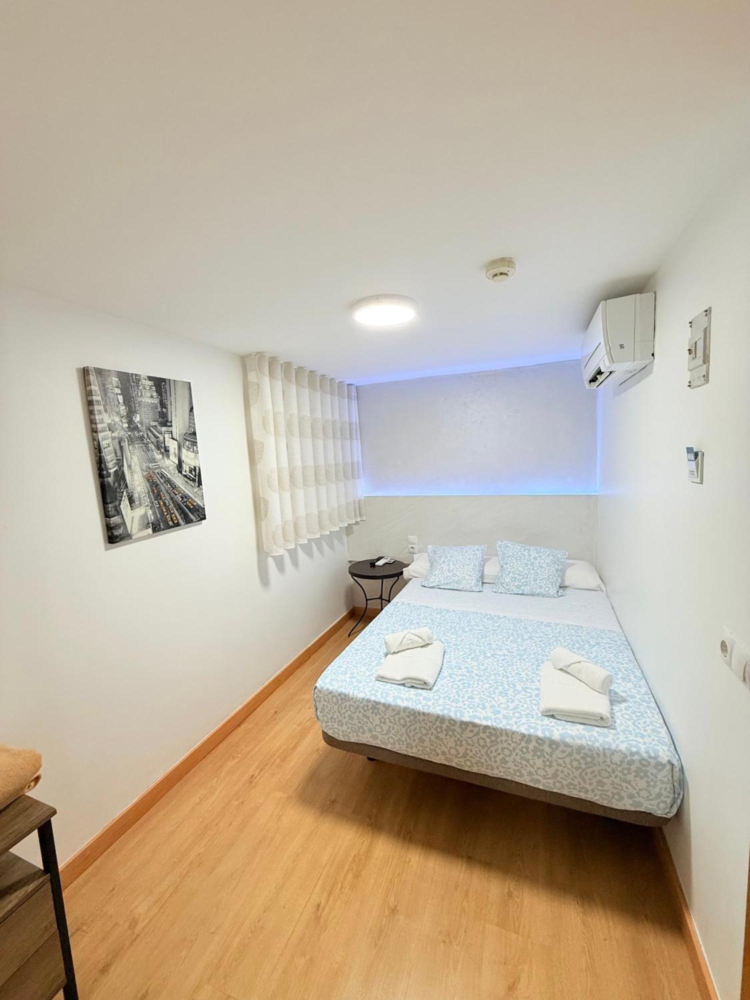 Hostal Quinta Santillan San Fernando De Henares Luaran gambar